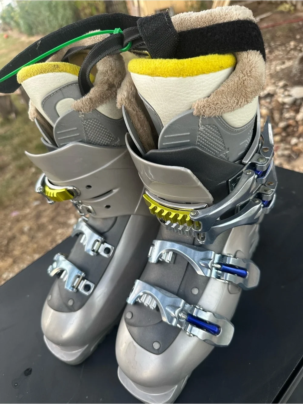 Women's Salomon Irony 6 Ski Boots - Size 7
